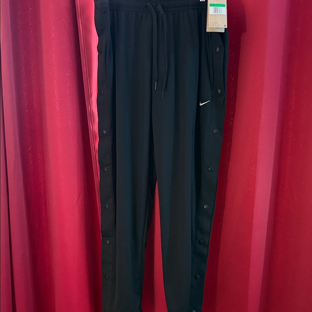 Nike Woman’s Black Snap Joggers